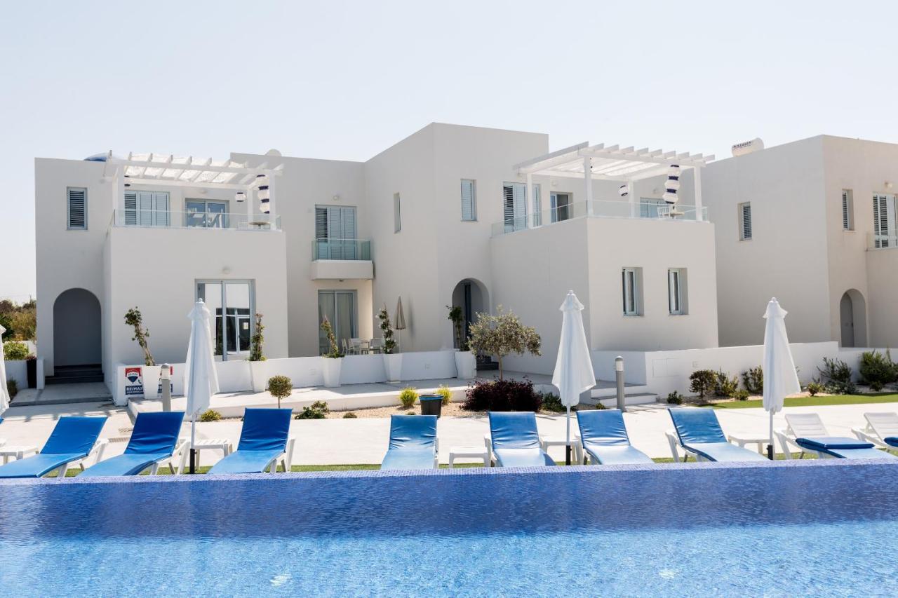 Willa Blue Diamond Pafos